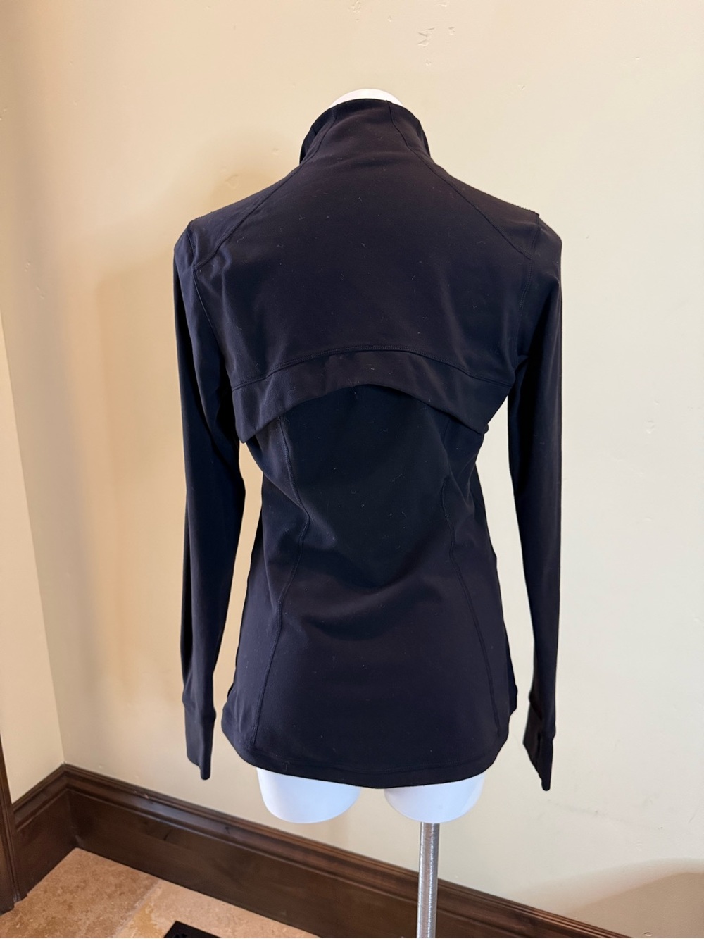Lululemon Black Athletic 1/2 zip - Picture 2 of 5